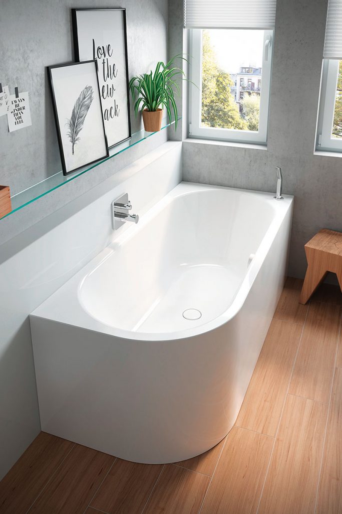 fitted bath with corner shelf
