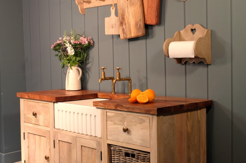Freestanding sink cupboard