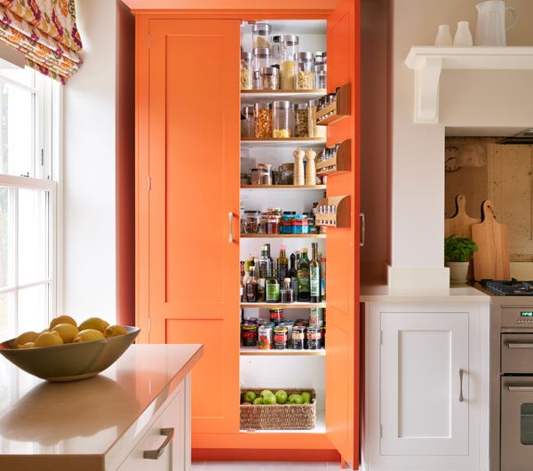 How to install a larder in your kitchen
