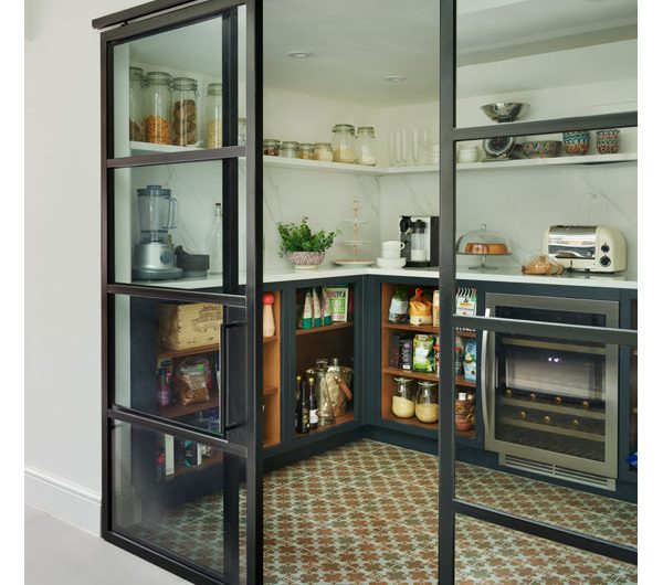 How to install a larder in your kitchen