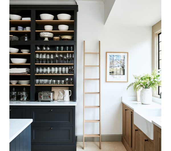 Open shelving unit