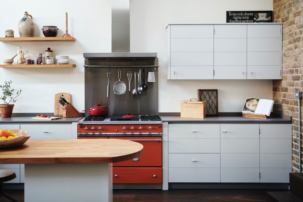 slab-style kitchen cabinets