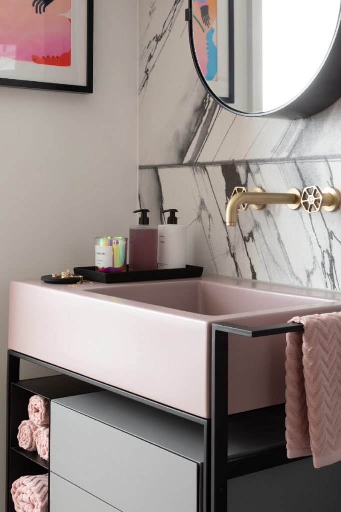 Art Deco bathroom