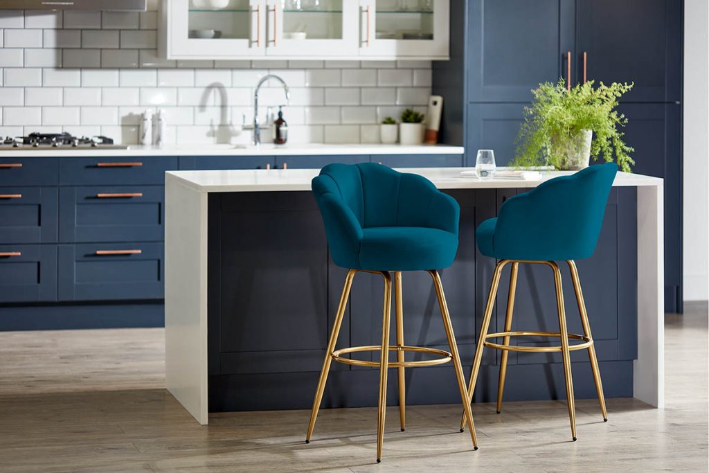 barstools with backs scalloped