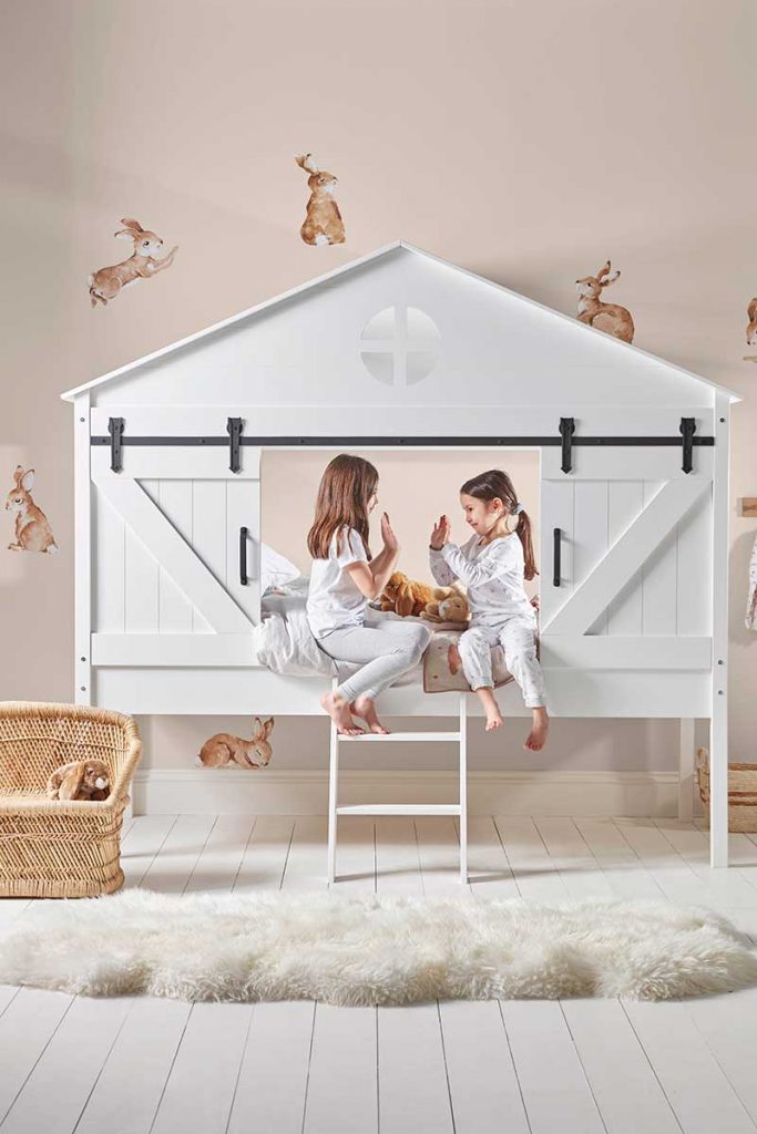 Barn kids bed