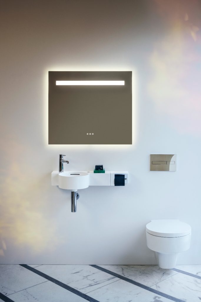 illuminated mirrors at the KBB Show 2022